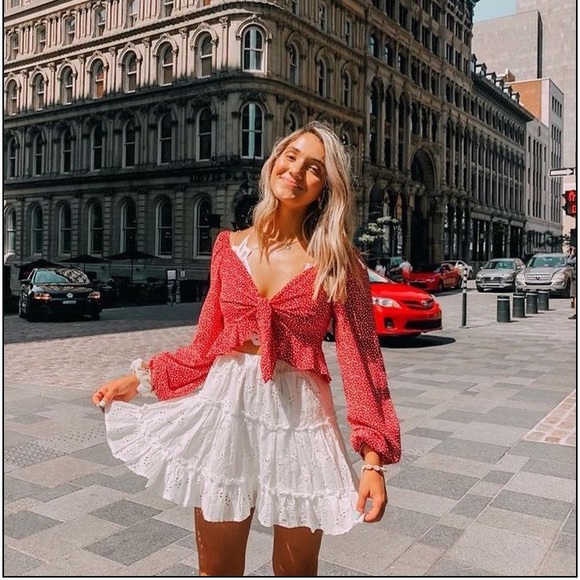 SUMMER TREND ALERT MYSTERY BOX - Picture 3 of 16